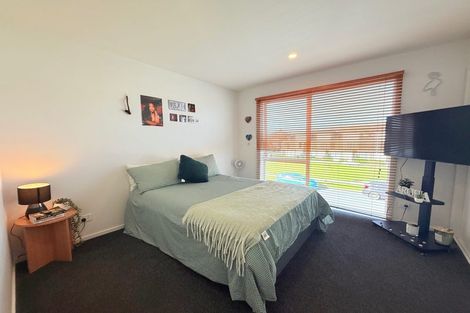 Photo of property in 77 Hokioi Drive, Kenepuru, Porirua, 5022