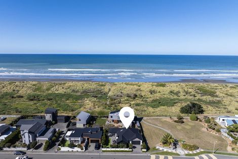 Photo of property in 86 Aston Drive, Waimairi Beach, Christchurch, 8083