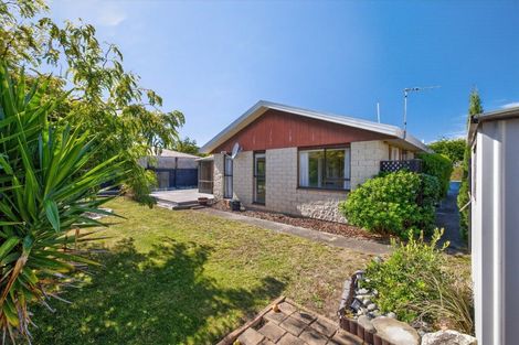 Photo of property in 2/70 Marlow Road, Aranui, Christchurch, 8061