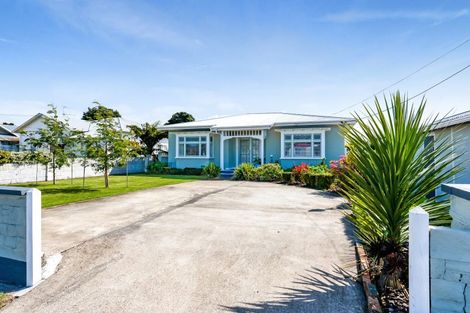 Photo of property in 17 Albion Street, Hawera, 4610