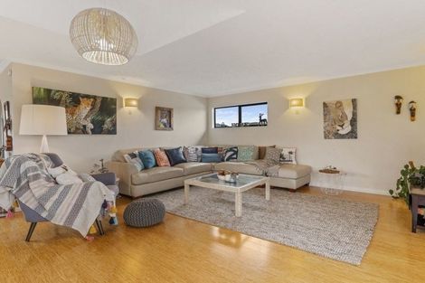 Photo of property in 298 Te Moana Road, Waikanae, 5036