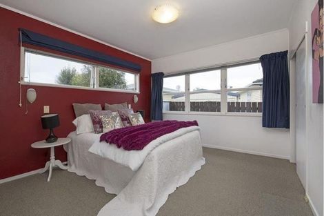 Photo of property in 33 Minaret Drive, Bucklands Beach, Auckland, 2014