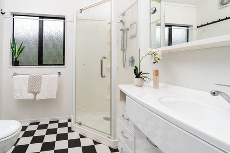 Photo of property in 9 Kapil Grove, Khandallah, Wellington, 6035