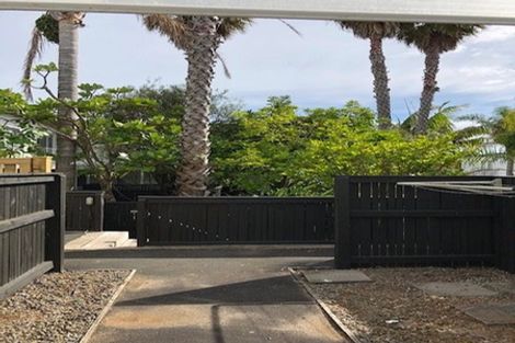 Photo of property in 7/72 Kitchener Road, Milford, Auckland, 0620