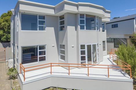Photo of property in 2/5a Madeley Road, Mount Pleasant, Christchurch, 8081
