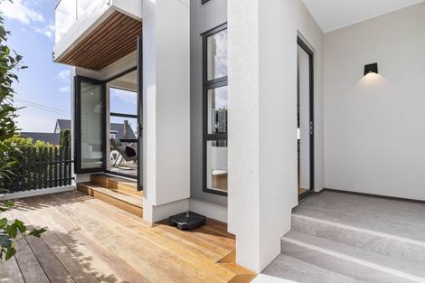 Photo of property in 16a Killarney Street, Takapuna, 0622