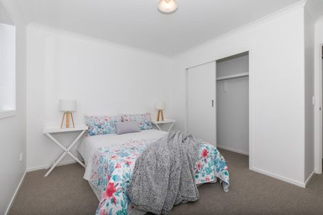 Photo of property in 8 Bosun Place, Te Atatu Peninsula, Auckland, 0610