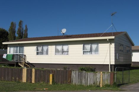 Photo of property in 12 Jack Farrell Place, Papakura, 2110