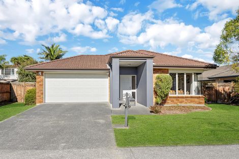 Photo of property in 48 Aberdeen Crescent, Wattle Downs, Auckland, 2103