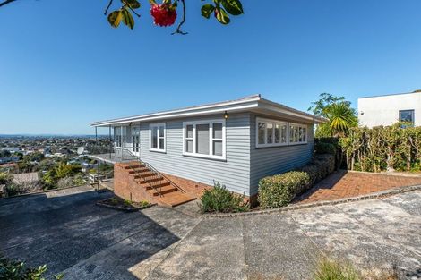 Photo of property in 21 Speedy Crescent, Hillcrest, Auckland, 0627