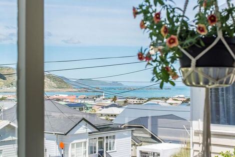 Photo of property in 66 Queens Drive, Lyall Bay, Wellington, 6022