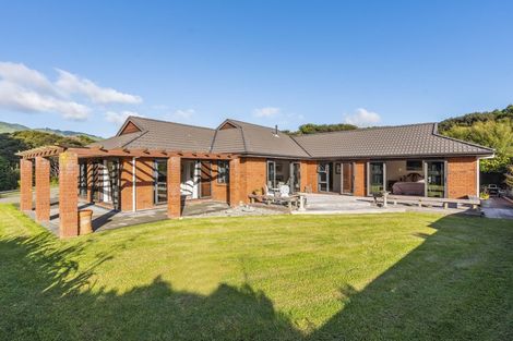 Photo of property in 8 Jacks Bush Road, Waikanae, 5391