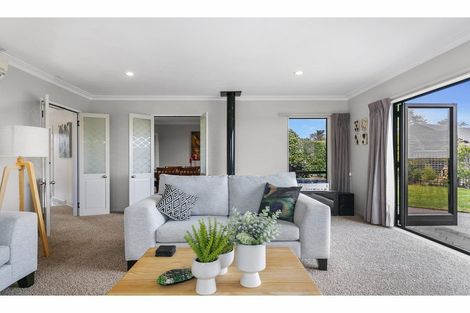 Photo of property in 77 Harvey Street, Waipahihi, Taupo, 3330