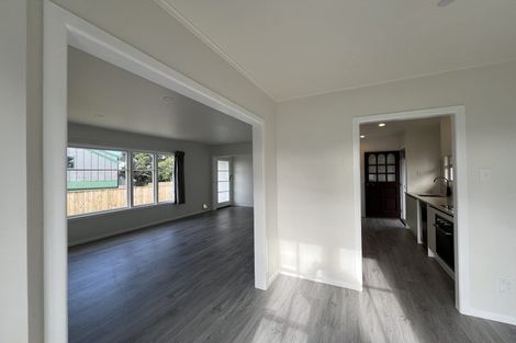 Photo of property in 31 Paton Avenue, Te Atatu South, Auckland, 0610