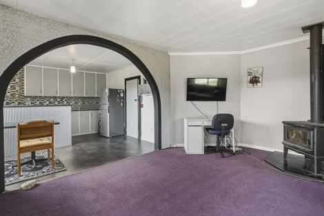 Photo of property in 8 Helensbrook Road, Milton, 9220