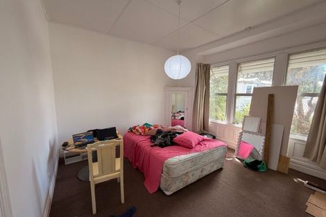 Photo of property in 60 Kelburn Parade, Kelburn, Wellington, 6012