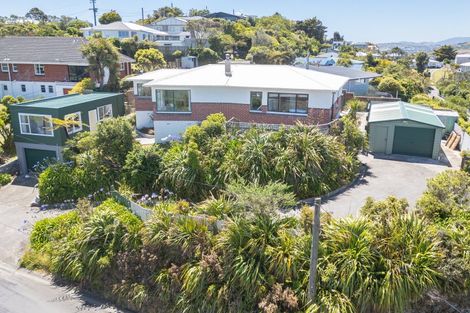 Photo of property in 5 Salford Street, Newlands, Wellington, 6037