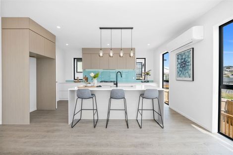 Photo of property in 36 Mcwhirters Farm Lane, Massey, Auckland, 0614