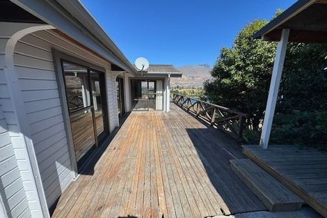 Photo of property in 11 Earnslaw Terrace, Queenstown, 9300