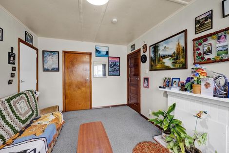 Photo of property in 28 Waihi Road, Hawera, 4610