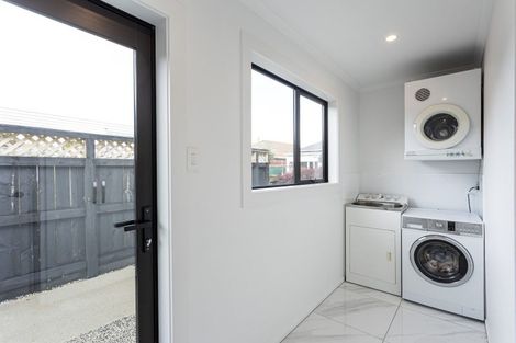 Photo of property in 215 Bay View Road, Saint Clair, Dunedin, 9012