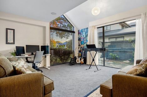 Photo of property in 6 Rockport Place, Parklands, Christchurch, 8083