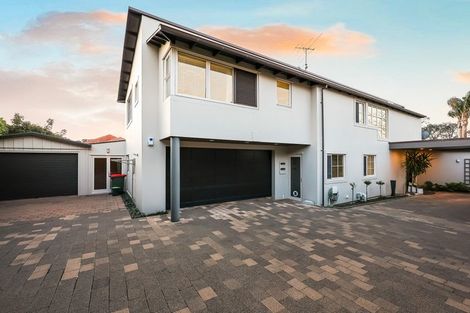 Photo of property in 2/2 Clifton Road, Hauraki, Auckland, 0622