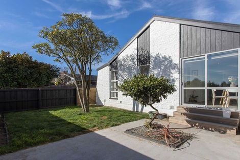 Photo of property in 8 Ashwood Street, Parklands, Christchurch, 8083