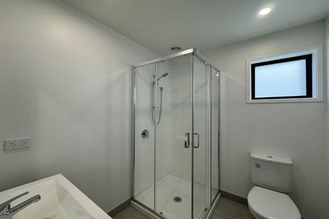 Photo of property in 2 Mikoikoi Crescent, Mangere Bridge, Auckland, 2022