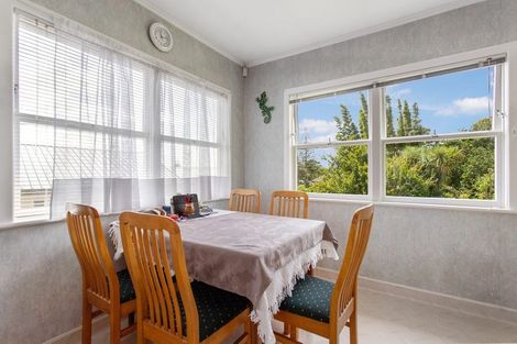 Photo of property in 11 Milich Terrace, Te Atatu South, Auckland, 0610