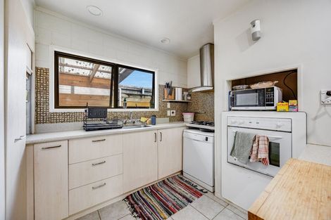 Photo of property in 130a Bruce Mclaren Road, Henderson, Auckland, 0612