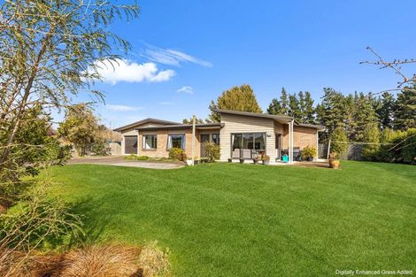 Photo of property in 8 Latham Stubbs Crescent, Waipawa, 4210