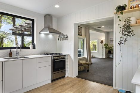 Photo of property in 3 Huia Road, Titirangi, Auckland, 0604