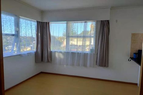 Photo of property in 29 Downing Street, Glenfield, Auckland, 0629