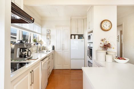 Photo of property in 43 Hinewa Road, Otumoetai, Tauranga, 3110