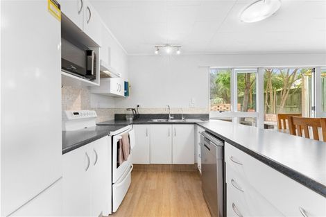 Photo of property in 59 Rautawhiri Road, Helensville, 0800