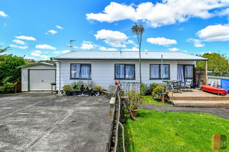 Photo of property in 2/12 Nelson Street, Papakura, 2110