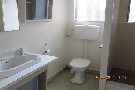 Photo of property in 303 Great North Road, Henderson, Auckland, 0612