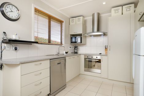 Photo of property in 4 Stafson Lane, Te Atatu Peninsula, Auckland, 0610