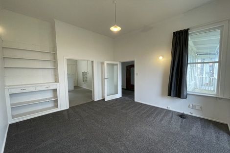 Photo of property in 98 Rolleston Street, Mount Cook, Wellington, 6021