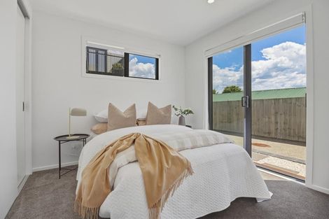 Photo of property in 85a Awaroa Road, Sunnyvale, Auckland, 0612