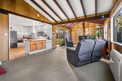 Photo of property in 35- 37 Tokomaru Road, Tokomaru, Palmerston North, 4474
