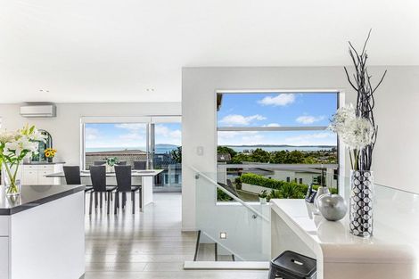 Photo of property in 32 Manhattan Rise, Orewa, 0931