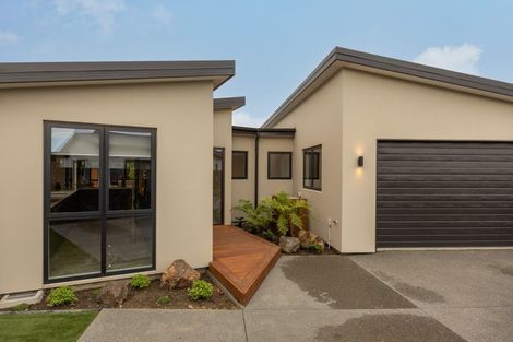 Photo of property in 16 Coupling Close, Prebbleton, 7604