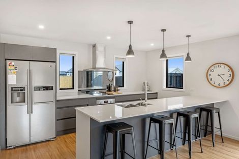 Photo of property in 2 Hunter Lane, Amberley, 7410