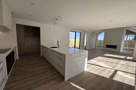 Photo of property in 12 Catalina Avenue, Rosehill, 2113
