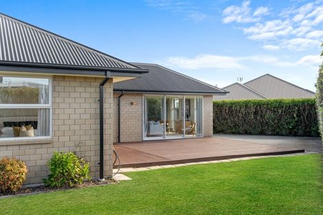 Photo of property in 16 Graycliffe Street, Halswell, Christchurch, 8025