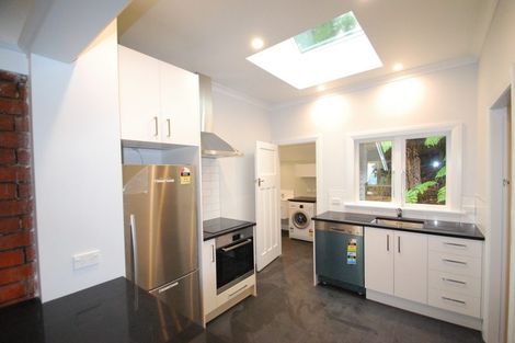 Photo of property in 21 Kotari Road, Days Bay, Lower Hutt, 5013