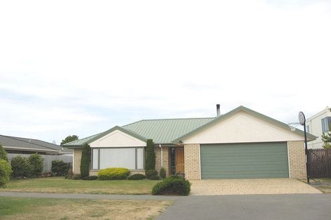 Photo of property in 105 Inwoods Close, Parklands, Christchurch, 8083