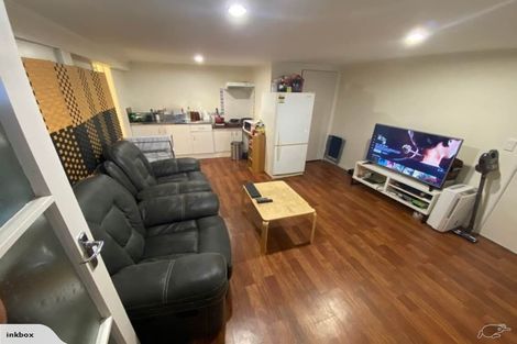 Photo of property in 13 Hatherlow Street, Glenfield, Auckland, 0629